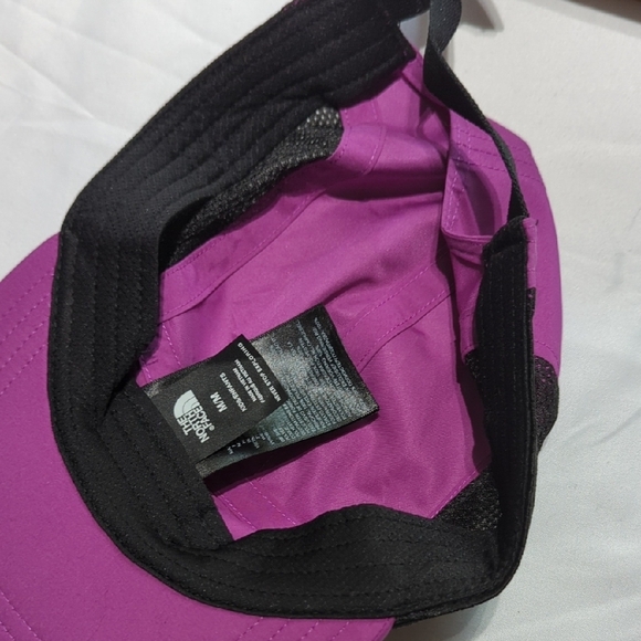 The North Face Magenta and Black Cap Kids M/M Original Price $26 New With Tags.. - Picture 8 of 13